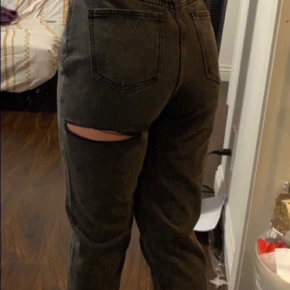 bella mom jeans butt rip black denim - Picture 5 of 5